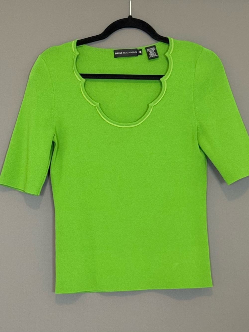 Dana Buchman Scalloped Neck Knit Top Lime Green Short Sleeve Medium
